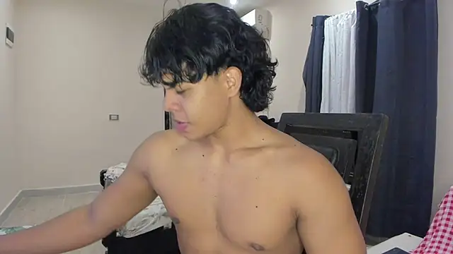 Snapshot of johan_beley_ chatting on 02/07/25, 08:53 johan beley online show from 02/07/25, 08:53