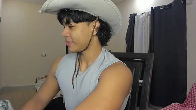 Snapshot of johan_beley_ chatting on 02/18/25, 02:38 johan beley online show from 02/18/25, 02:38