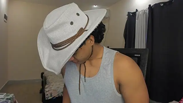 Snapshot of johan_beley_ chatting on 02/21/25, 02:38 johan beley online show from 02/21/25, 02:38