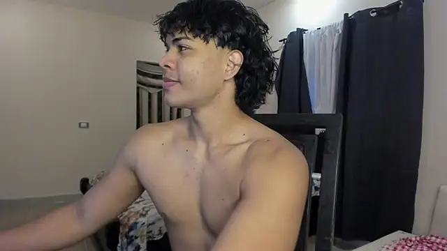 Snapshot of johan_beley_ chatting on 03/01/25, 01:40 johan beley online show from 03/01/25, 01:40