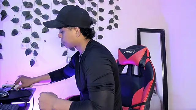 Snapshot of johan_beley_ chatting on 11/30/25, 09:08 johan beley online show from 11/30/25, 09:08