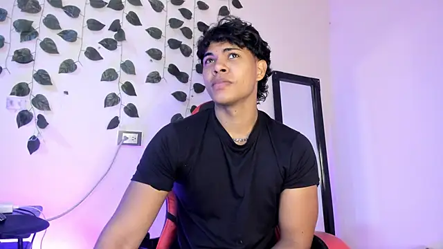 Snapshot of johan_beley_ chatting on 12/04/25, 11:57 johan beley online show from 12/04/25, 11:57