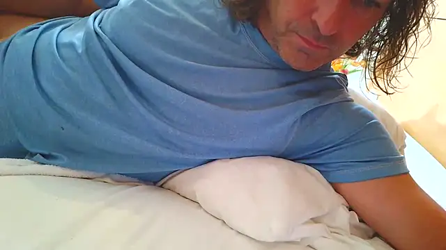 costanza7070 online show from 04/15/26, 07:58