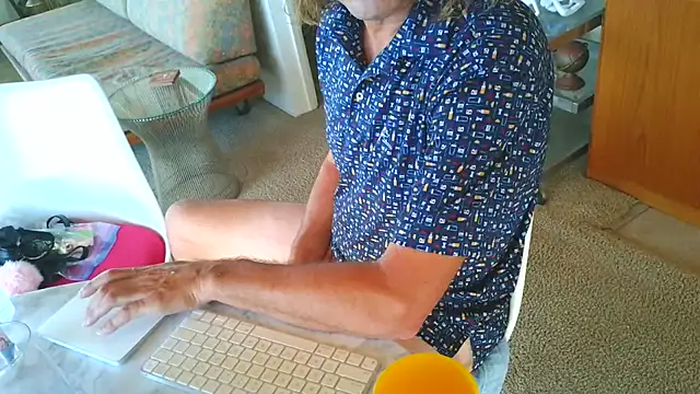 costanza7070 online show from 07/16/26, 10:27