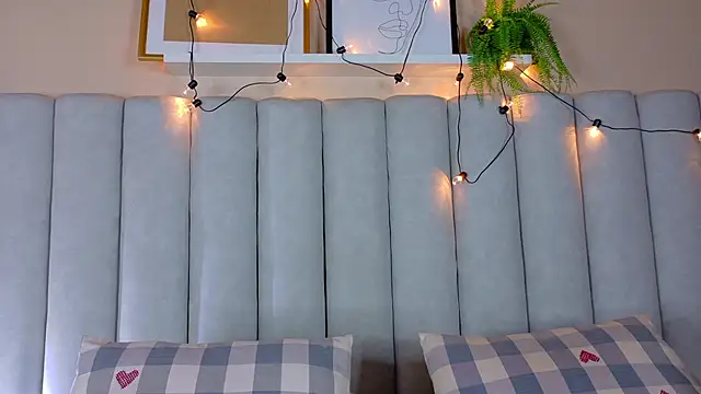 Snapshot of EngelStone chatting on 10/29/25, 08:10 EngelStone online show from 10/29/25, 08:10