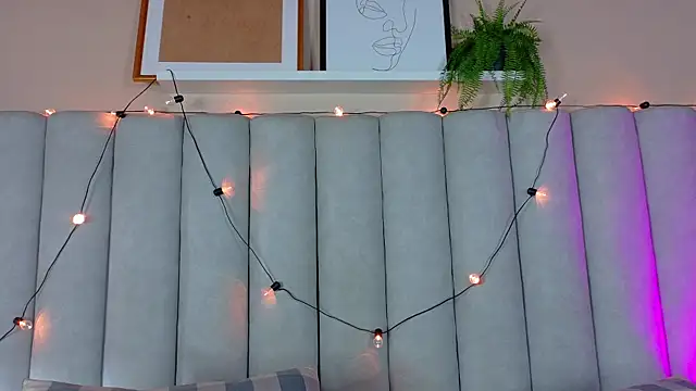 Snapshot of EngelStone chatting on 11/07/25, 07:36 EngelStone online show from 11/07/25, 07:36