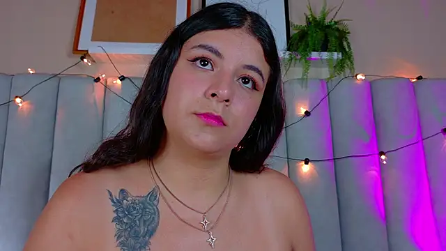 Snapshot of EngelStone chatting on 11/08/25, 07:34 EngelStone online show from 11/08/25, 07:34