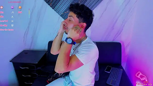 Piggy Eddy online show from 12/02/25, 08:59