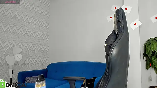 Nicole Charm online show from 05/07/26, 12:05