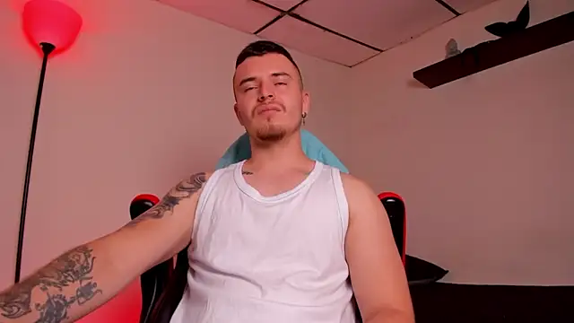 Snapshot of james_connor2 chatting on 10/26/25, 04:35 james connor2 online show from 10/26/25, 04:35