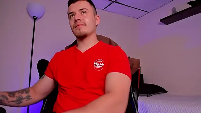 Snapshot of james_connor2 chatting on 11/22/25, 07:24 james connor2 online show from 11/22/25, 07:24