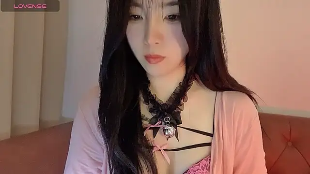 Snapshot of NickiBloom chatting on 01/14/25, 02:53 NickiBloom online show from 01/14/25, 02:53