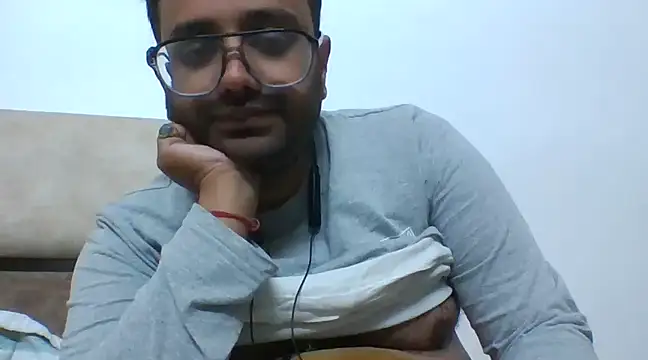 Snapshot of shree7776trrr chatting on 12/30/24, 03:57 shree7776trrr online show from 12/30/24, 03:57