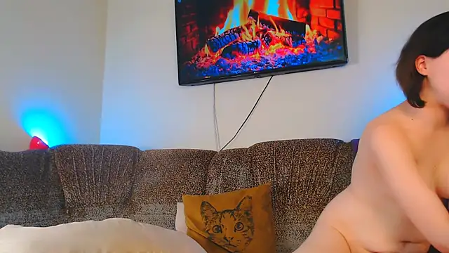 Snapshot of Caroline1995 chatting on 03/10/25, 12:59 Caroline1995 online show from 03/10/25, 12:59