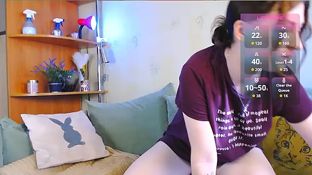 Snapshot of Caroline1995 chatting on 10/28/25, 08:18 Caroline1995 online show from 10/28/25, 08:18