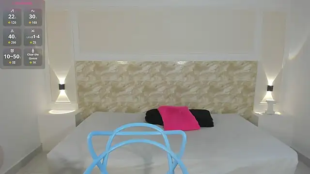 AliceRoss0 online show from 10/31/25, 08:21