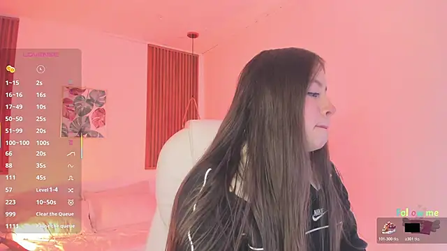 Snapshot of TiffanyWright chatting on 11/07/25, 11:32 TiffanyWright online show from 11/07/25, 11:32