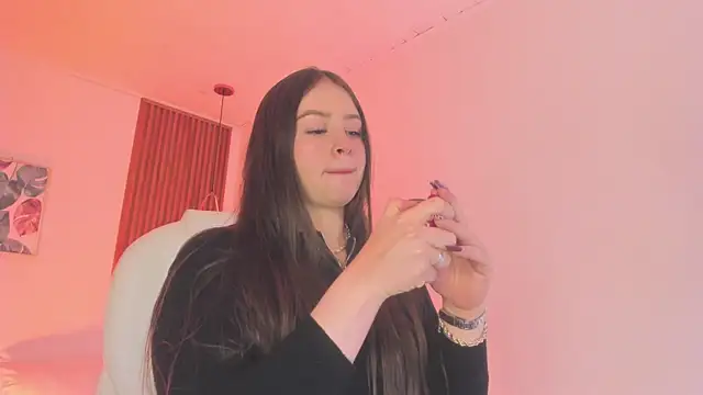 Snapshot of TiffanyWright chatting on 11/30/25, 01:26 TiffanyWright online show from 11/30/25, 01:26