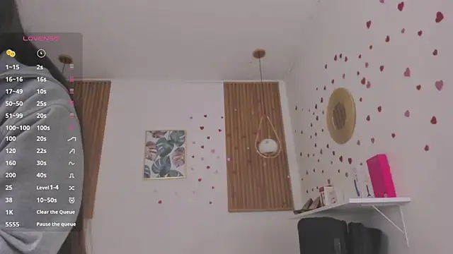 TiffanyWright online show from 04/06/26, 12:28