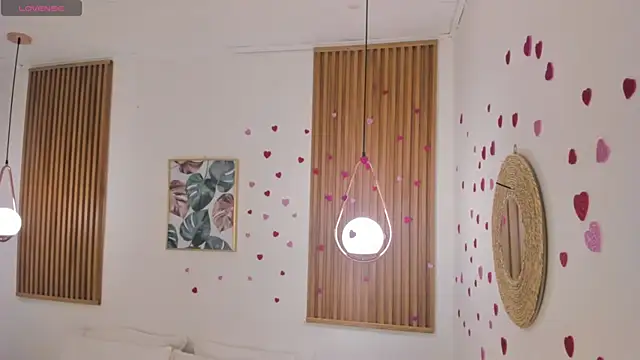 TiffanyWright online show from 04/16/26, 01:34