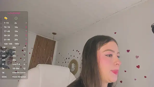 Snapshot of TiffanyWright chatting on 04/19/26, 01:32 TiffanyWright online show from 04/19/26, 01:32