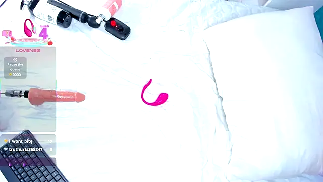 CintiaVega online show from 03/18/25, 02:59