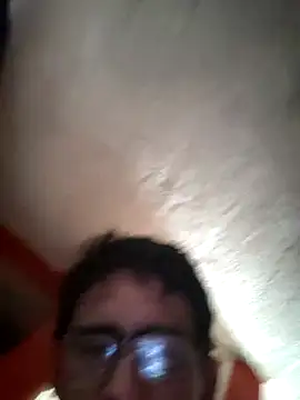 Snapshot of VL25DN26 chatting on 11/26/25, 08:21 VL25DN26 online show from 11/26/25, 08:21