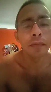 Snapshot of VL25DN26 chatting on 04/19/26, 06:32 VL25DN26 online show from 04/19/26, 06:32