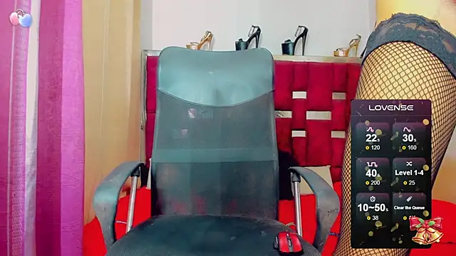 Snapshot of dirtycock2002 chatting on 12/12/24, 11:40 dirtycock2002 online show from 12/12/24, 11:40