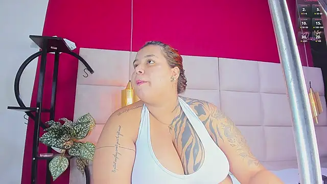 Amberluy online show from 02/11/26, 07:41