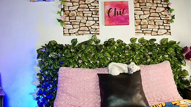 Cassie fletcher  online show from 03/08/25, 09:40