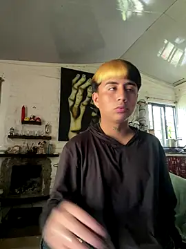 Snapshot of FlpGmz chatting on 09/22/25, 07:05 FlpGmz online show from 09/22/25, 07:05