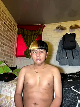 Snapshot of FlpGmz chatting on 10/01/25, 08:15 FlpGmz online show from 10/01/25, 08:15