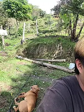 Snapshot of FlpGmz chatting on 10/18/25, 08:31 FlpGmz online show from 10/18/25, 08:31