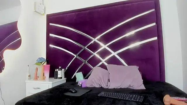 Snapshot of MaiteHT chatting on 01/17/25, 04:47 MaiteHT online show from 01/17/25, 04:47