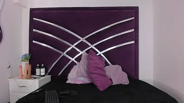 Snapshot of MaiteHT chatting on 11/09/25, 09:02 MaiteHT online show from 11/09/25, 09:02