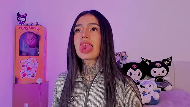 shadowcatt  online show from 10/24/25, 11:12