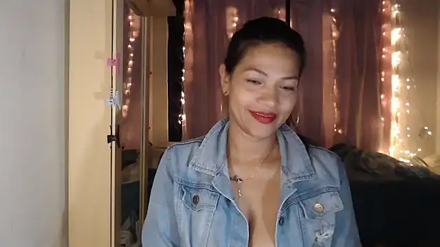 makennaa  online show from 09/12/25, 10:04