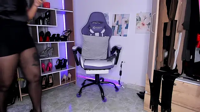 Snapshot of angelica_sparks chatting on 01/25/25, 03:09 angelica sparks online show from 01/25/25, 03:09