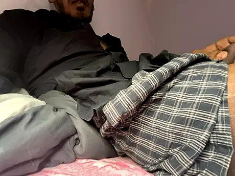 Snapshot of nycg0999 chatting on 11/06/25, 08:21 nycg0999 online show from 11/06/25, 08:21