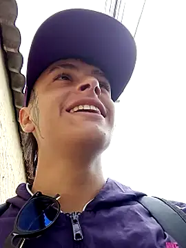 Snapshot of Cuervo_maniaco chatting on 12/15/24, 05:42 Cuervo maniaco online show from 12/15/24, 05:42