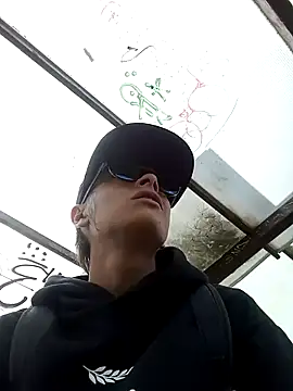 Snapshot of Cuervo_maniaco chatting on 12/22/24, 03:22 Cuervo maniaco online show from 12/22/24, 03:22