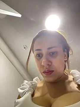 Snapshot of AnnbellaRosse chatting on 02/15/25, 10:52 AnnbellaRosse online show from 02/15/25, 10:52