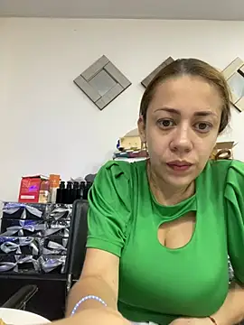 Snapshot of AnnbellaRosse chatting on 02/20/25, 03:41 AnnbellaRosse online show from 02/20/25, 03:41