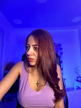 Snapshot of AnnbellaRosse chatting on 09/13/25, 03:56 AnnbellaRosse online show from 09/13/25, 03:56