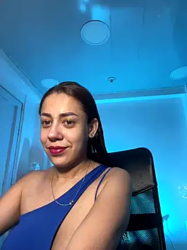 Snapshot of AnnbellaRosse chatting on 09/26/25, 04:00 AnnbellaRosse online show from 09/26/25, 04:00