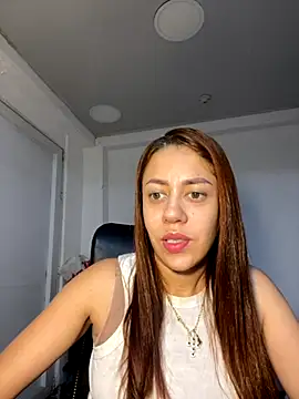 Snapshot of AnnbellaRosse chatting on 10/07/25, 07:22 AnnbellaRosse online show from 10/07/25, 07:22