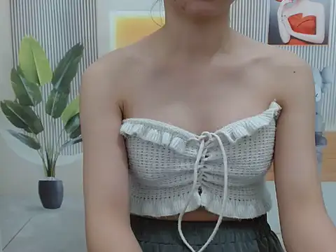 Snapshot of Jikey98 chatting on 10/27/25, 02:43 Jikey98 online show from 10/27/25, 02:43