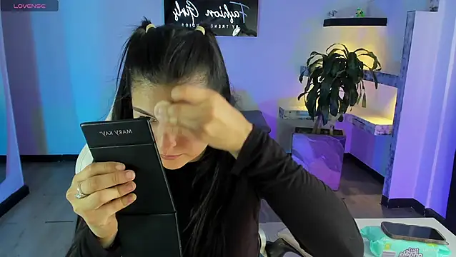 Snapshot of TifanyWhite_ chatting on 02/10/25, 08:21 TifanyWhite online show from 02/10/25, 08:21