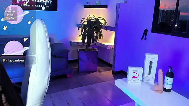 Snapshot of TifanyWhite_ chatting on 02/10/25, 11:23 TifanyWhite online show from 02/10/25, 11:23